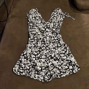 Express romper with cut out and back